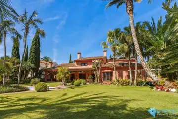 6 bedroom House for Sale in Guadalmina Alta