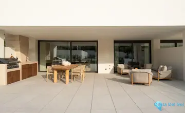 4 bedroom Apartment for Sale in The Golden Mile-45694