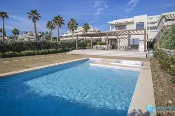 4 bedroom House for Sale in New Golden Mile