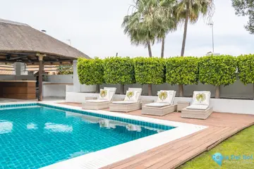 5 bedroom House for Sale in Nueva Andalucía