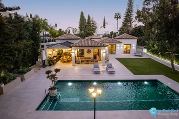 5 bedroom House for Sale in Nueva Andalucía