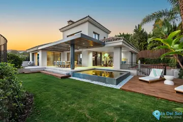 5 bedroom House for Sale in Nueva Andalucía-45987