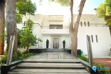 8 bedroom House for Sale in Cabopino-46023