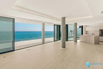 4 bedroom Apartment for Sale in Estepona-46058