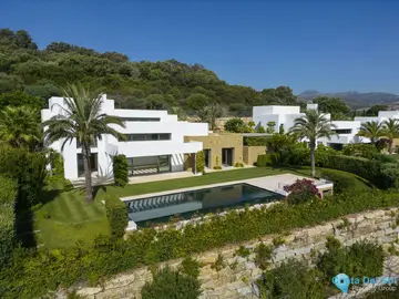 5 bedroom House for Sale in Casares-46158