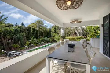 5 bedroom House for Sale in The Golden Mile-46202