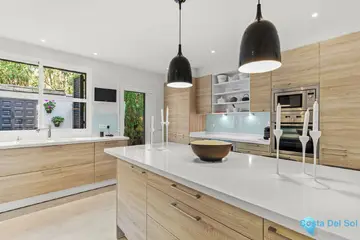 5 bedroom House for Sale in The Golden Mile-46213