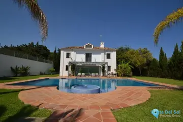 6 bedroom House for Sale in Guadalmina Baja-46264
