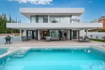 5 bedroom House for Sale in San Pedro de Alcántara