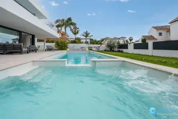 5 bedroom House for Sale in San Pedro de Alcántara-46296