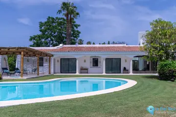 7 bedroom House for Sale in Guadalmina Baja