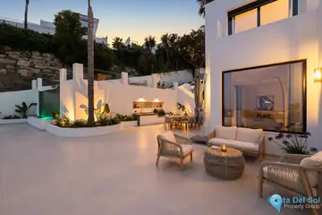 5 bedroom House for Sale in Nueva Andalucía-46367