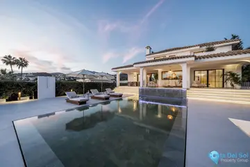 5 bedroom House for Sale in Nueva Andalucía-46373