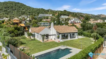4 bedroom House for Sale in The Golden Mile