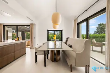 4 bedroom House for Sale in The Golden Mile-46414
