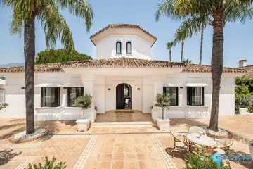 7 bedroom House for Sale in Aloha