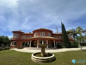 8 bedroom House for Sale in El Paraiso-46505