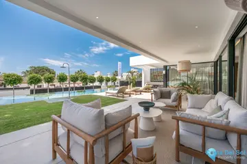 6 bedroom House for Sale in Marbesa-46562