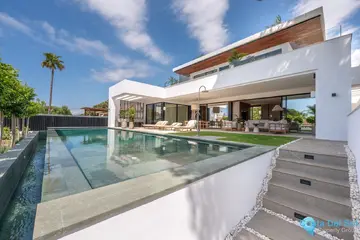 6 bedroom House for Sale in Marbesa-46547