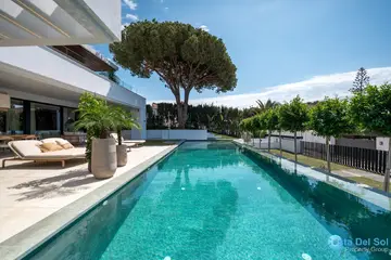6 bedroom House for Sale in Marbesa-46551