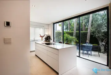 5 bedroom House for Sale in The Golden Mile-46873