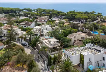 5 bedroom House for Sale in The Golden Mile-46865