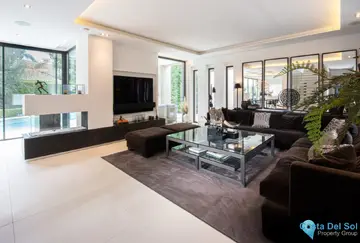 5 bedroom House for Sale in The Golden Mile-46867