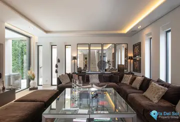 5 bedroom House for Sale in The Golden Mile-46869