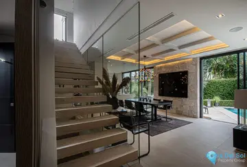 5 bedroom House for Sale in The Golden Mile-46870