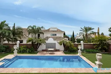 5 bedroom House for Sale in Sierra Blanca-47047