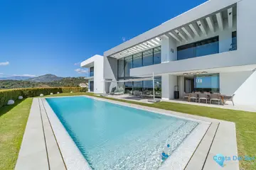 5 bedroom House for Sale in Los Arqueros
