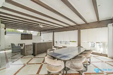 5 bedroom Apartment for Sale in Estepona-47406