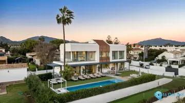 5 bedroom House for Sale in New Golden Mile
