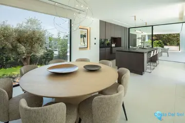 5 bedroom House for Sale in Marbella-47545