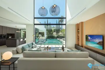 5 bedroom House for Sale in Marbella-47548