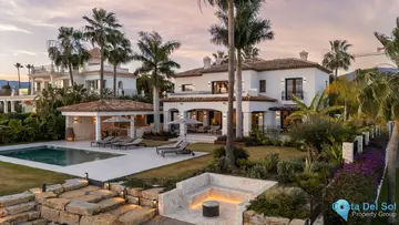 4 bedroom House for Sale in Los Flamingos
