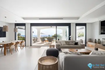 4 bedroom House for Sale in Los Flamingos-47553
