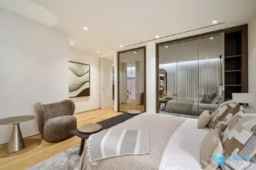 5 bedroom Apartment for Sale in Marbella-47779