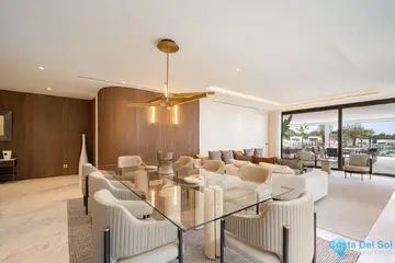 5 bedroom Apartment for Sale in Marbella-47774