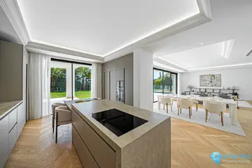 6 bedroom House for Sale in The Golden Mile-47785