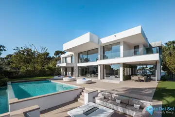 5 bedroom House for Sale in El Madroñal