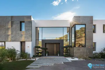 5 bedroom House for Sale in El Madroñal-47837