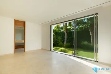 5 bedroom House for Sale in Casares-47879