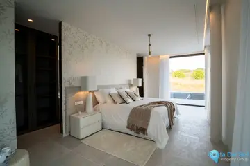6 bedroom House for Sale in El Paraiso-47950