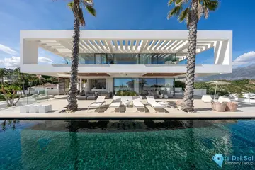 6 bedroom House for Sale in Benahavís