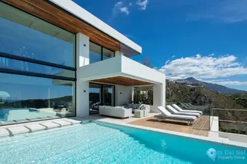6 bedroom House for Sale in Benahavís-48070