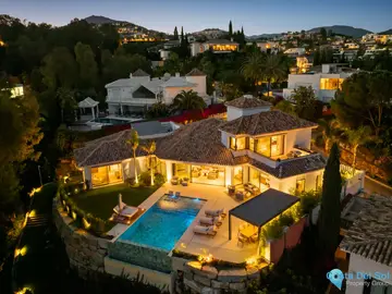 6 bedroom House for Sale in Benahavís