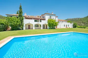 10 bedroom House for Sale in Estepona