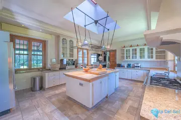 10 bedroom House for Sale in Estepona-48198