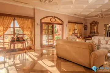6 bedroom House for Sale in Nueva Andalucía-48240